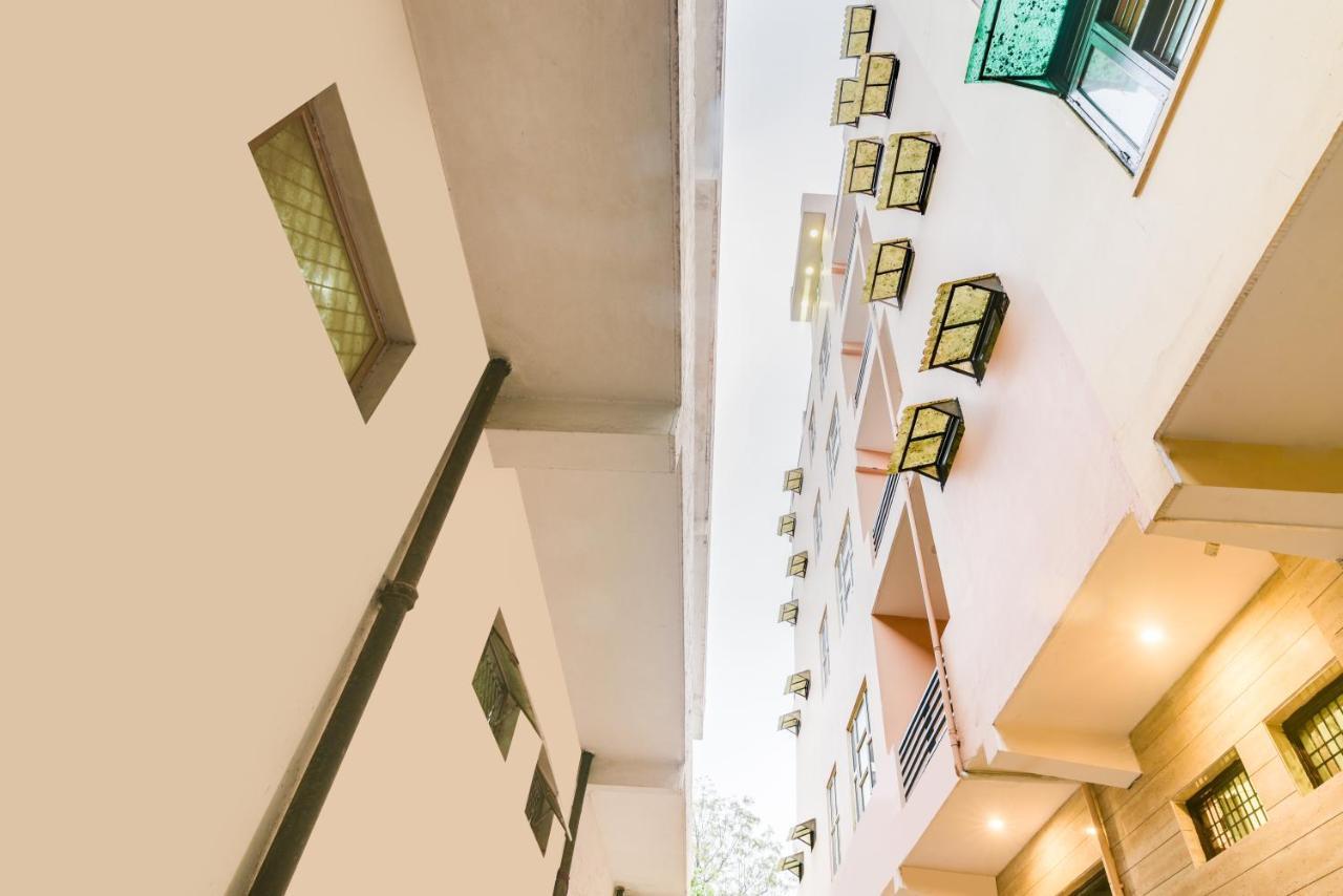 Hotel Fabulous - Delhi International Airport นิวเดลี ภายนอก รูปภาพ