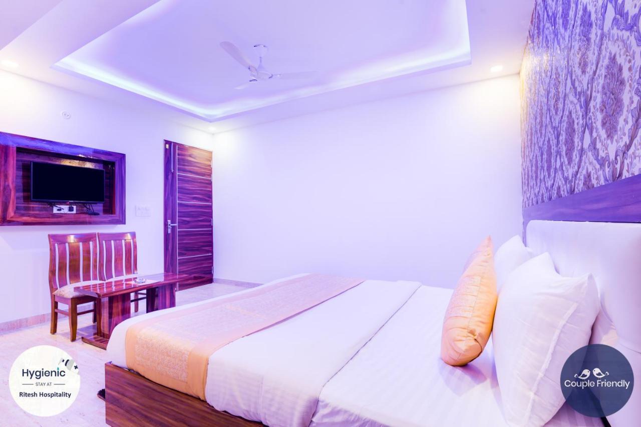Hotel Fabulous - Delhi International Airport นิวเดลี ภายนอก รูปภาพ