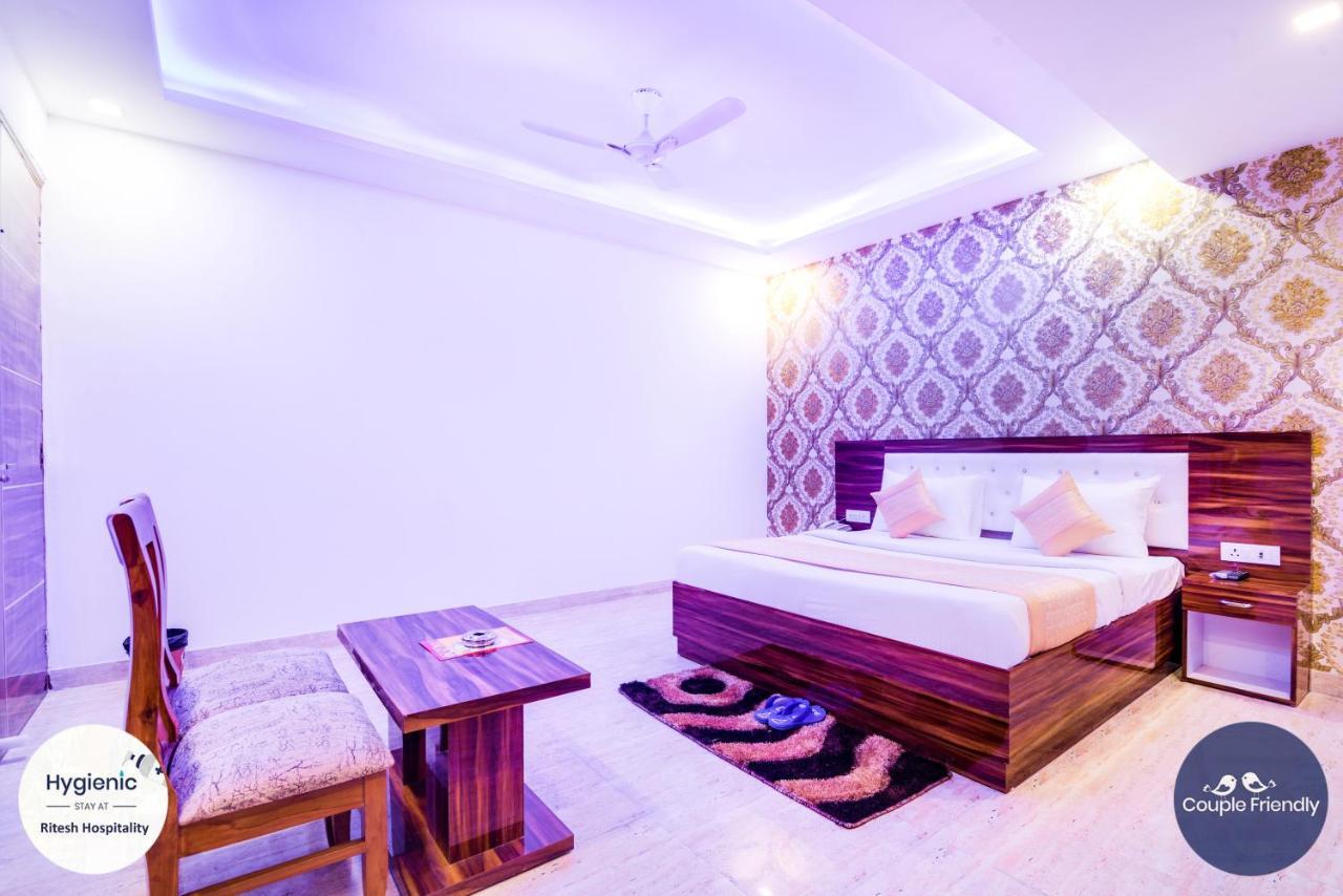 Hotel Fabulous - Delhi International Airport นิวเดลี ภายนอก รูปภาพ